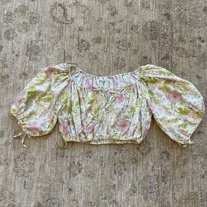 Rachel Zoe Cropped Linen Floral top with Key Hole and Puffy Sleeves.